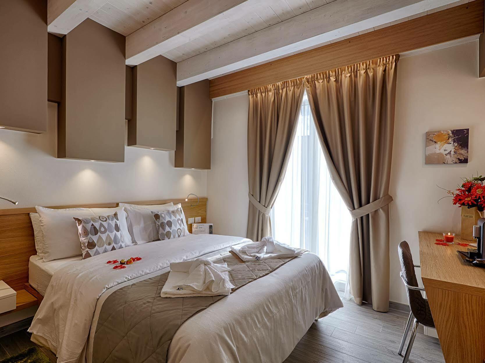 Hospitality Hotel Палермо Экстерьер фото