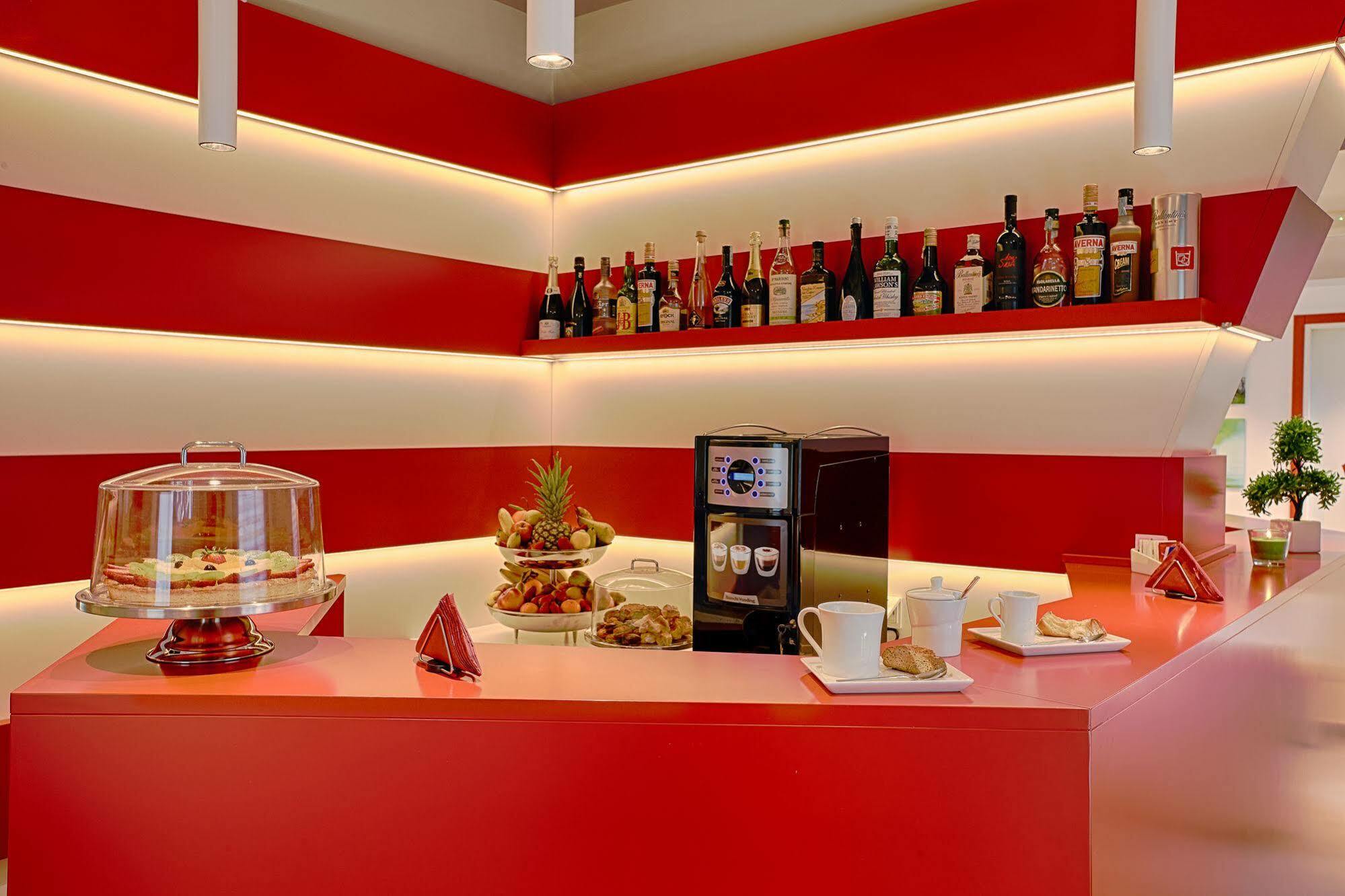 Hospitality Hotel Палермо Экстерьер фото